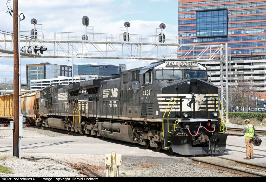 NS 4431 in the lead of train 350-25, stopped for a crew change